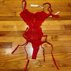 Victoria’s Secret Heart Shine Strap Garter lingerie